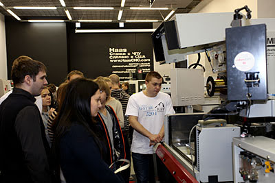 Демонстрация электроэрозионной обработки на примере станка Mitsubishi NA1200