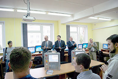 Учебный класс симуляторов Haas