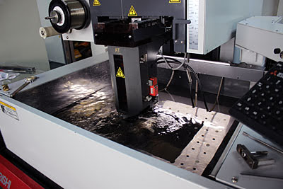 Проволочно-вырезной электроэрозионный станок особо высокой точности Mitsubishi NA1200