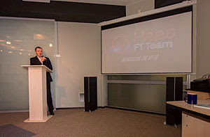 Представление обрабатывающего центра Haas UMC-750 и болида Haas F1 Team