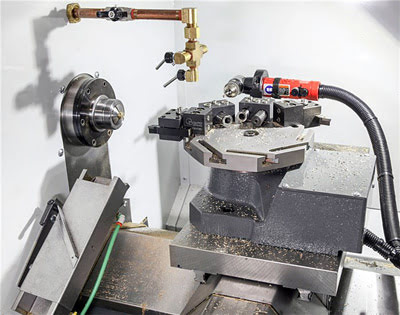 Общий вид рабочей зоны компактного токарного станка Haas CL-1