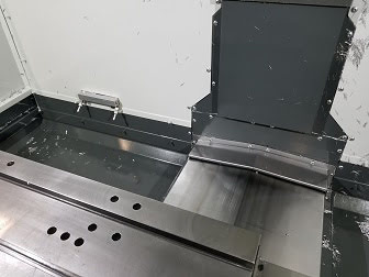 Двойное сопло для смыва стружки по оси Y