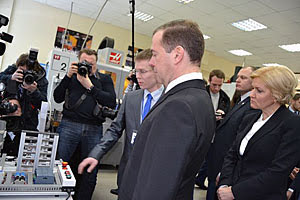 Дмитрий Медведев посетил «Чебоксарский электромеханический колледж»