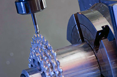 Изготовление на станке Haas заднего переключателя передач для перемещения цепи по кассете