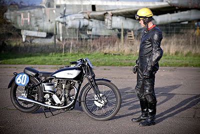 Патрик Уолкер и кго Norton Manx