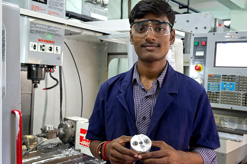 Сотрудник компании Appasamy