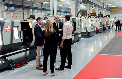 Станки Haas в выставочном зале компании Celada