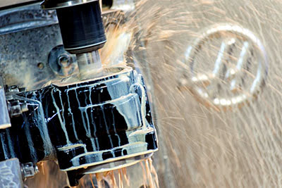 Обработка чугунной детали на вертикально-фрезерном станке Haas VF-3YT