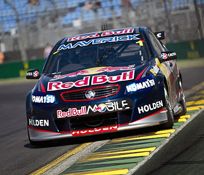 Участник гонок - автомобиль Red Bull