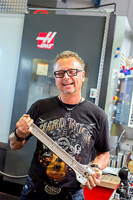 Юрген Бусс (Jürgen Buss)гордится своей компанией