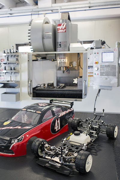 Модель гоночной машины, изготовленная с помощью оборудования Haas
