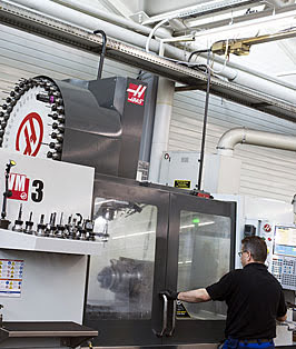 На станках Haas VF-3 в компании DIETZ выполняется большая часть операций по обработке