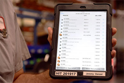 Планшет сотрудника завода HAAS Automation