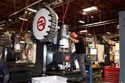 Процесс сборки на заводе Haas Automation