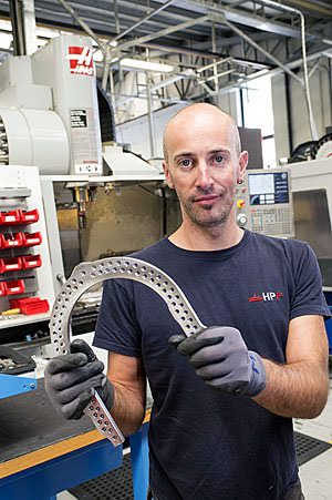 Компания HPF специализируется на производстве деталей методом горячей ковки, термической обработки и металлообработки