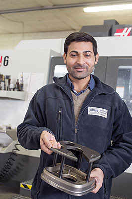 Кхалид Махмуд (Khalid Mahmood), инженер компании Chiaro