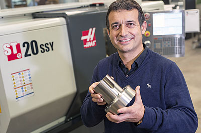 Управляющий производством г-н Луис Ловерас (Lluis Lloveras) поясняет, что BIT инвестировала в станок Haas ST-20SSY, чтобы производить более сложные детали, сократить время на наладку и снизить количество установок