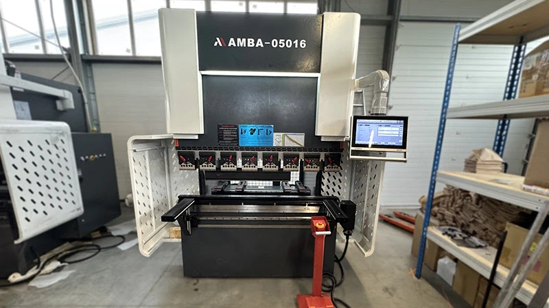 Серво-гидравлический листогибочный пресс с ЧПУ AMBA-05016, 1600 мм, 50 тонн