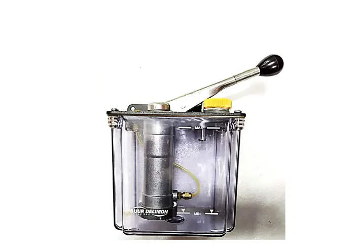 Ручной насос системы центральной смазки D3033C